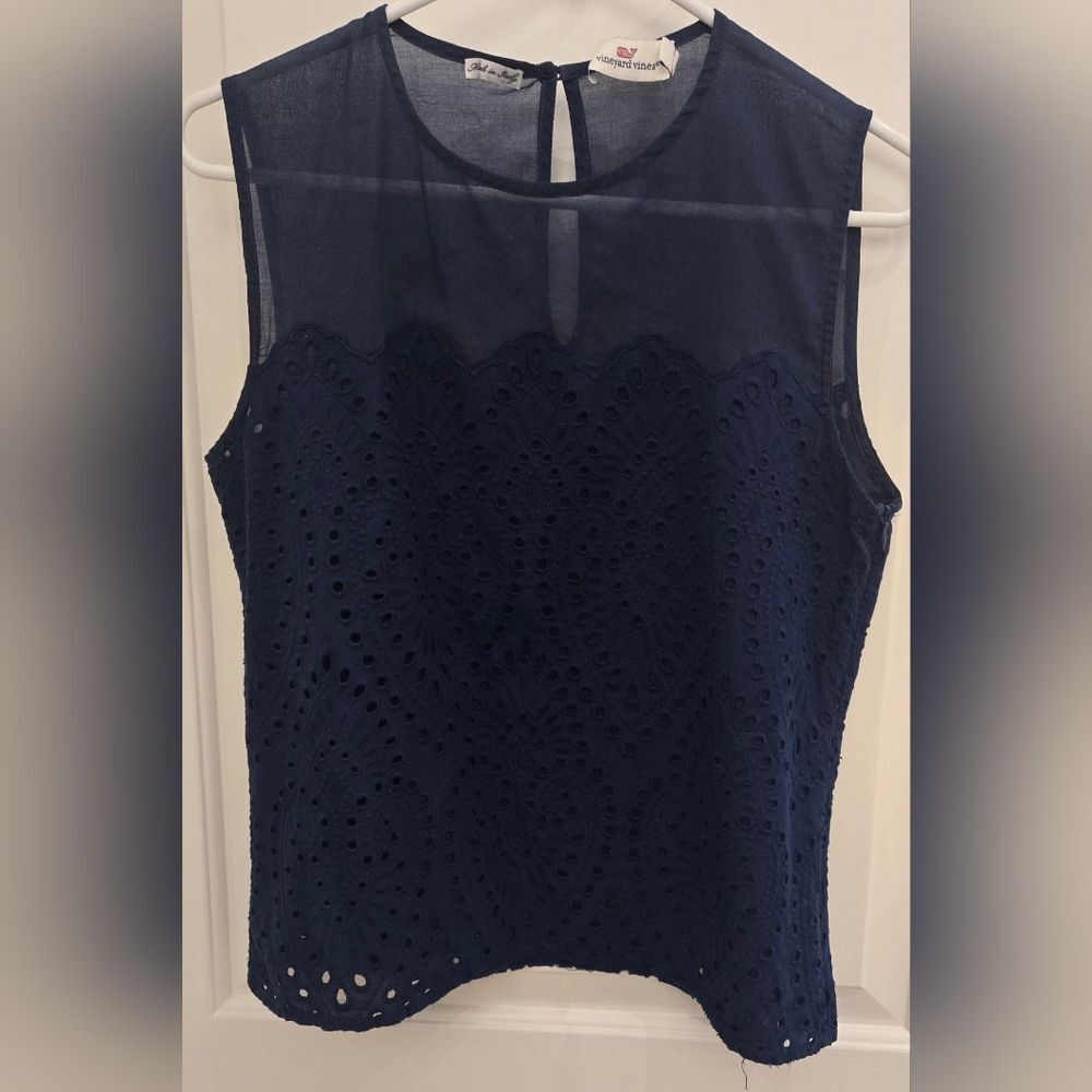 Vineyard Vines Eyelet Top Size 6.